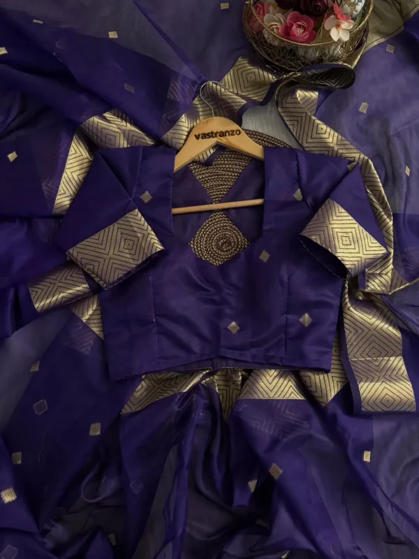 Premium Banarasi Soft Silk Saree. All over Design