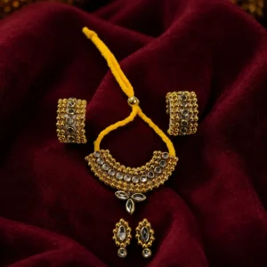 ladoo gopal jewellry (1) Golden Kundan Style Set